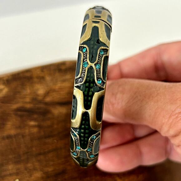 Vintage Enamel Rhinestone Bangle Bracelet Hinged 7" Diameter Costume Jewelry - Picture 4 of 7